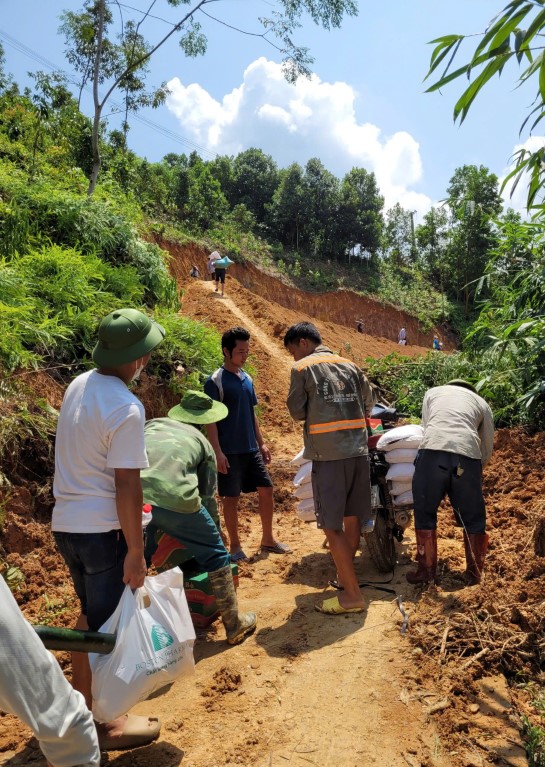 Sự đoàn kết và hỗ trợ trong cộng đồng là rất quan trọng trong những thời điểm khó khăn như thế này